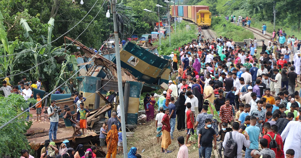 ভৈরবে ট্রেন দুর্ঘটনায় মালবাহী ট্রেনের চালকসহ ৩ জনের বিরুদ্ধে মামলা