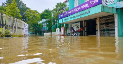 ওসমানী মেডিক্যালে ‘জলাতঙ্ক’, বৃষ্টি হলেই ডুবে যায় নিচতলা