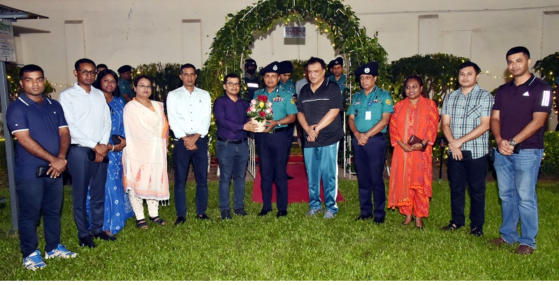 ডিএমপির ইতিহাসে বাবুর্চি-মেসবয়দের নিয়ে উৎসব করলেন নবনিযুক্ত কমিশনার