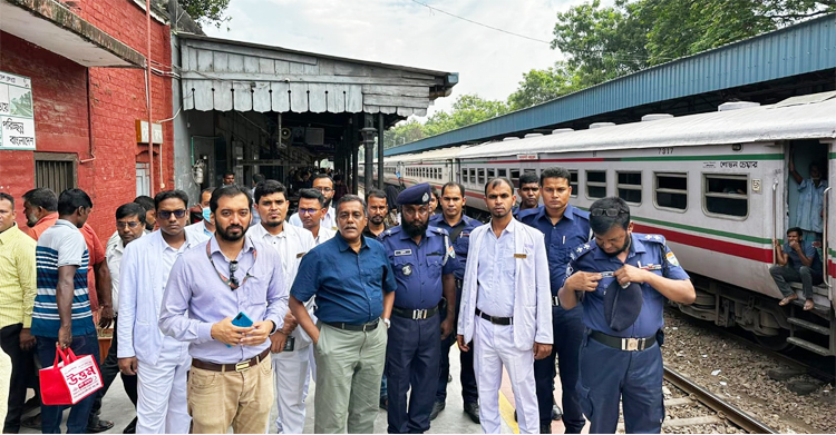 টিকিট ছাড়া ট্রেনে চড়ে কারাগারে ২৩ যাত্রী