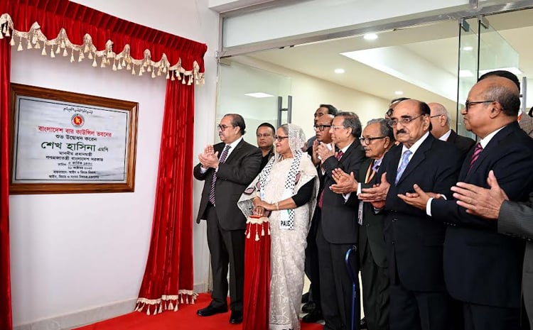 বাংলাদেশ বার কাউন্সিল ভবন উদ্বোধন করলেন প্রধানমন্ত্রী