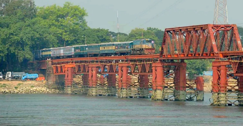 পরীক্ষামূলক ট্রেন যাচ্ছে চট্টগ্রাম থেকে কক্সবাজার