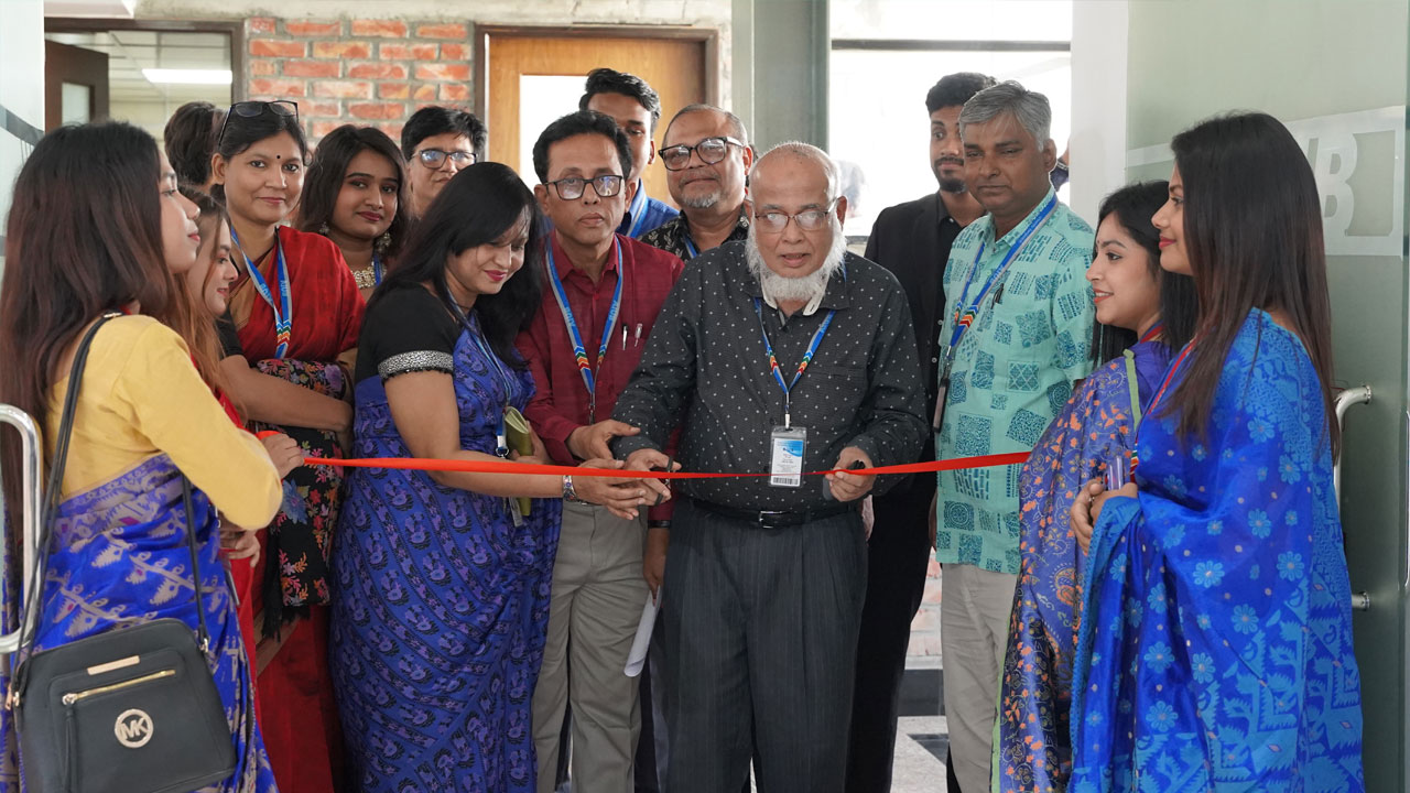 আইইউবিতে বাংলাদেশের বিভিন্ন দিক নিয়ে পোস্টার প্রতিযোগিতা