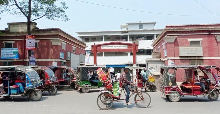 রোগ সারে না ফরিদপুর জেনারেল হাসপাতালের চিকিৎসায়!