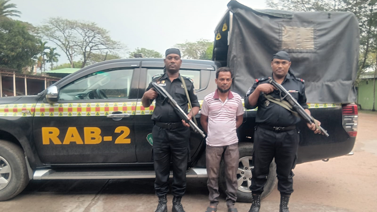 লক্ষ্মীপুরে মিরন হত্যায় সাজাপ্রাপ্ত আসামি জামাল ঢাকায় গ্রেপ্তার