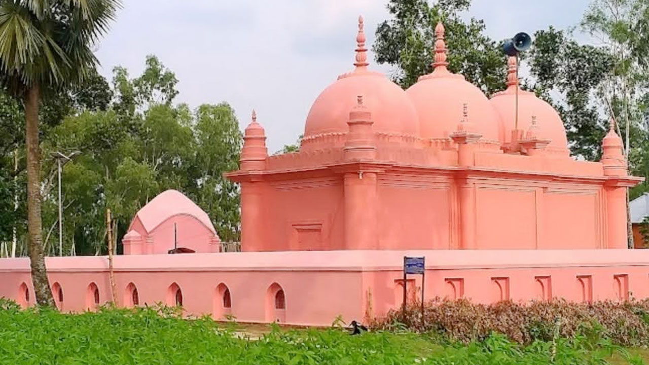 ইতিহাস-ঐতিহ্যের অপূর্ব নিদর্শন মিঠাপুকুর মসজিদ