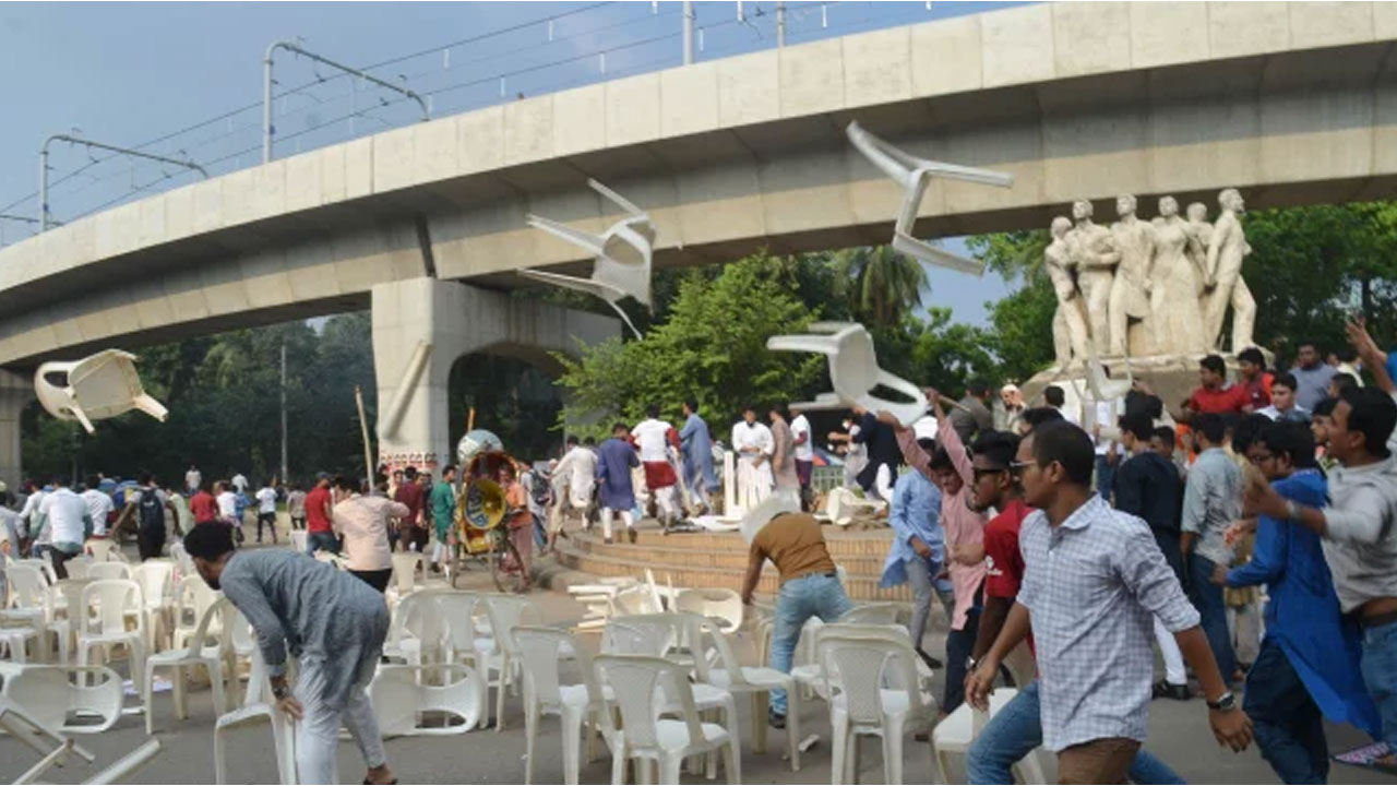 ছাত্র অধিকারের ২৫ নেতাকর্মীর বিরুদ্ধে প্রতিবেদন পেছাল