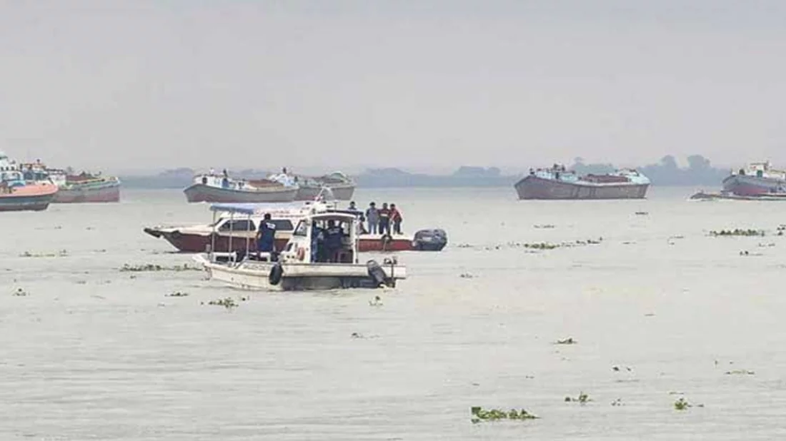 ৬ হাজার বস্তা সরকারি চাল নিয়ে ডুবলো বাল্কহেড জাহাজ