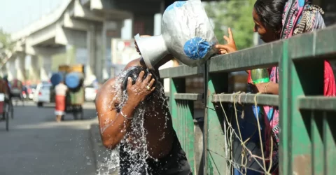 তাপপ্রবাহ চলবে আরও কয়েকদিন, থাকবে বৃষ্টিও