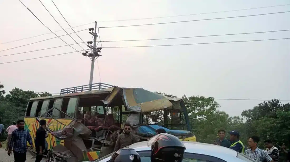 ব্রাহ্মণবাড়িয়ায় দুই বাসের মুখোমুখি সংঘর্ষ, আহত ৩০