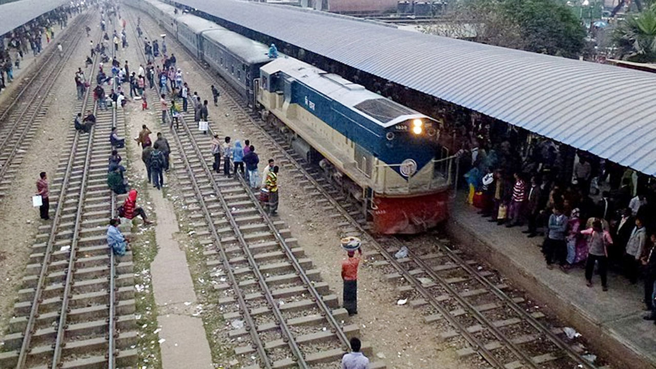 ঢাকাগামী ৯ ট্রেন বিমানবন্দর স্টেশনে দাঁড়াবে না বুধবার থেকে