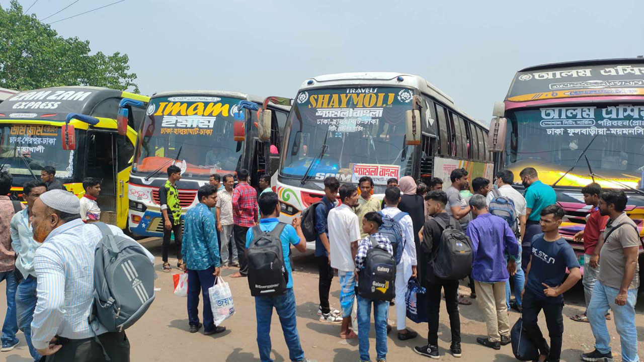 ঈদযাত্রায় যাত্রীদের ঘাড়ে ফিরতি ট্রিপের ‘বোঝা’, নেওয়া হচ্ছে দ্বিগুণ ভাড়া