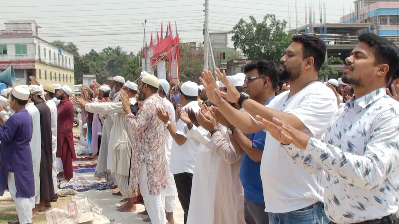 চুয়াডাঙ্গায় কমেছে তাপমাত্রা, বৃষ্টির জন্য কাঁদলেন মুসল্লিরা