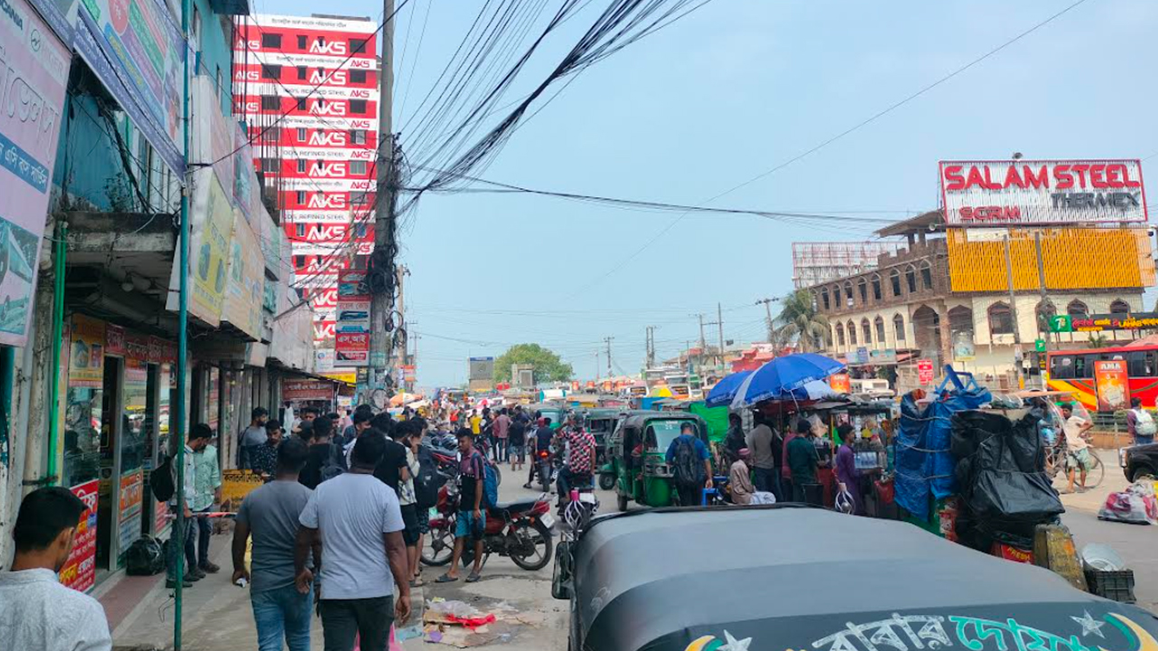 কক্সবাজারে পরিবহন ধর্মঘট, ভোগান্তিতে পর্যটকসহ সাধারণ মানুষ