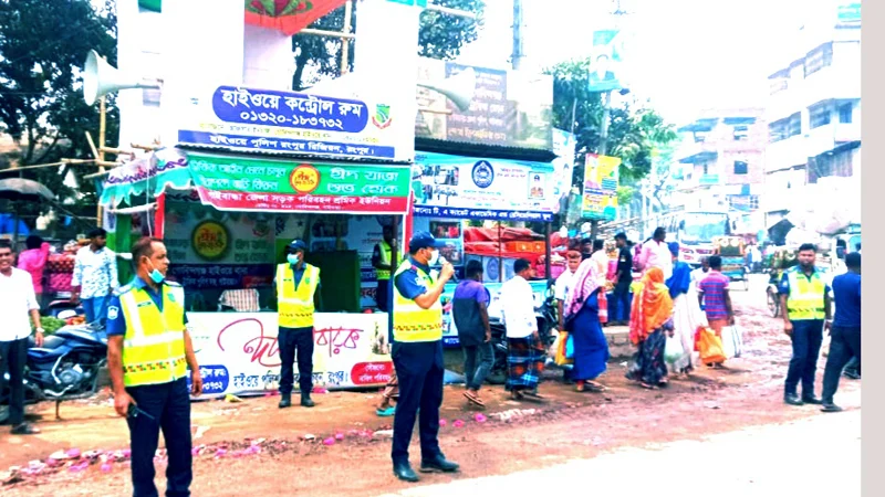 মহাসড়কে পুলিশ তৎপর থাকার ফলে স্বস্তিতে ঘরে ফিরছে উত্তরের আট জেলার মানুষ