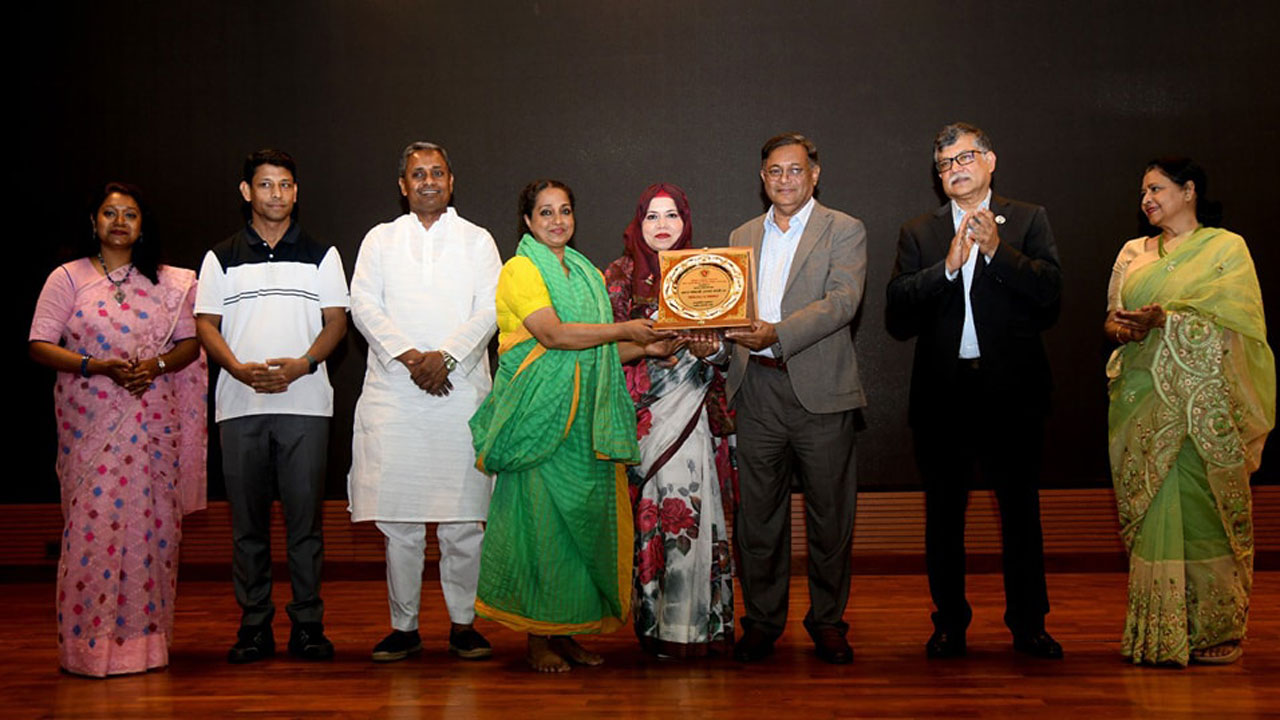 ‘লালজমিনের’ মতো মুক্তিযুদ্ধের ওপর আরো নাটক হওয়া দরকার