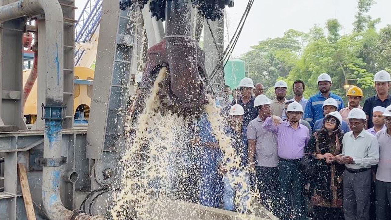 নোয়াখালীতে গ্যাসকূপের খনন কার্যক্রমের উদ্বোধন