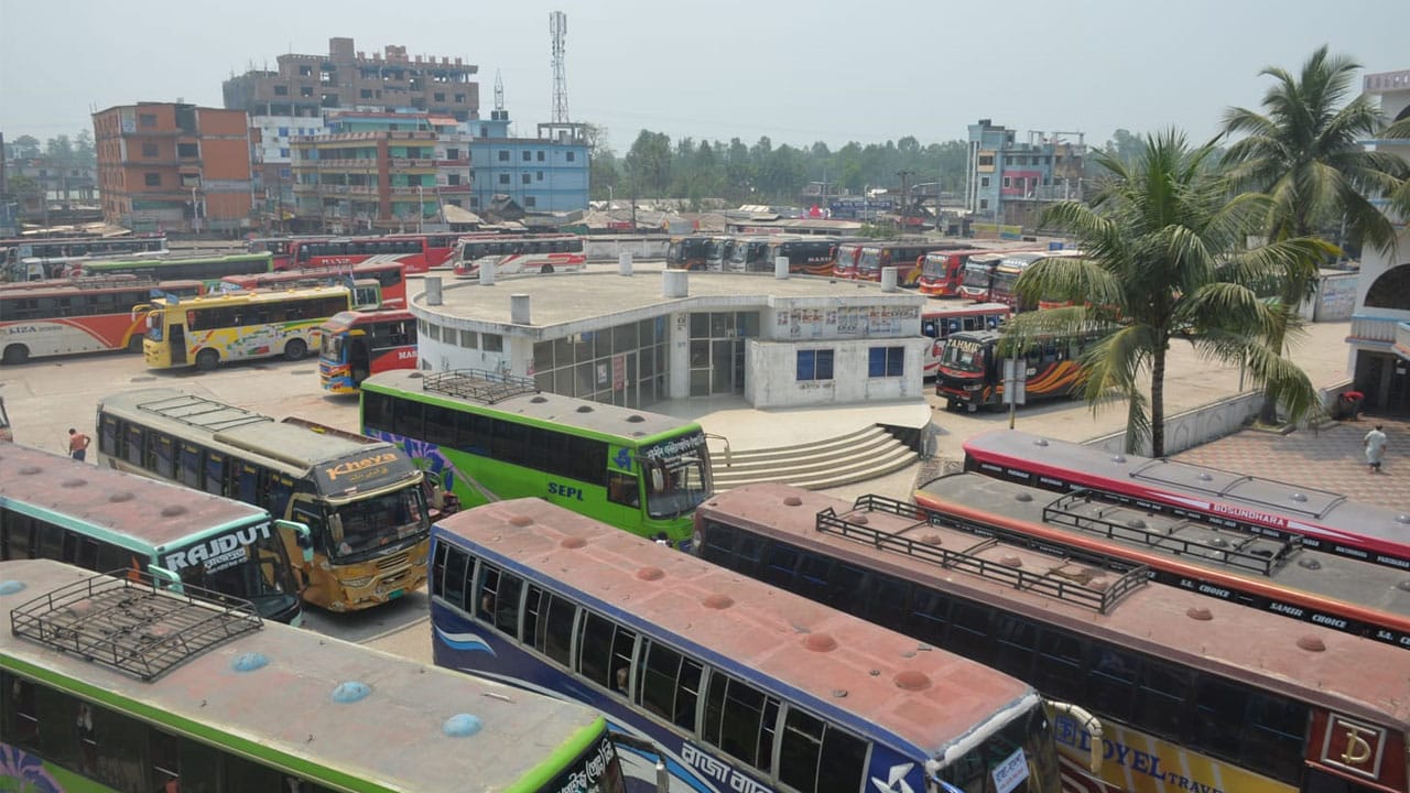 ঈদের ফিরতি যাত্রায় টিকিট সংকট, কালোবাজারে দ্বিগুণ দাম