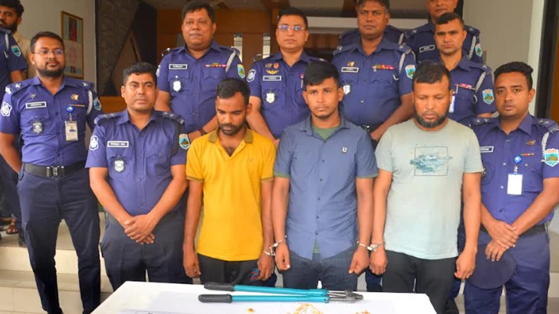 ১০ মিনিটে ১১০ ভরি সোনা চুরি করে ‘আঙুল কাটা গ্রুপ’