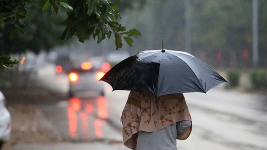 বৃষ্টিভেজা সকালে ঢাকার বাতাস ‘গ্রহণযোগ্য’