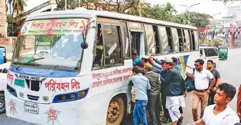 রাজধানীতে আজ থেকে বাসের ‘গেটলক সিস্টেম’ চালু