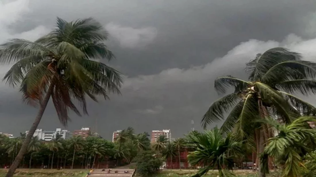 দেশজুড়ে কালবৈশাখীর আভাস, কমতে পারে দিনের তাপমাত্রা