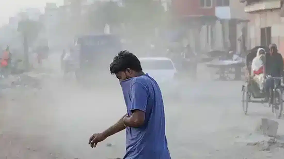 দূষিত বাতাসের শহরের তালিকায় আজ ২ নম্বরে ঢাকা