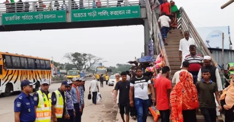 অযত্নে নষ্ট হচ্ছে রাজধানীর ফুটওভার ব্রিজগুলো 