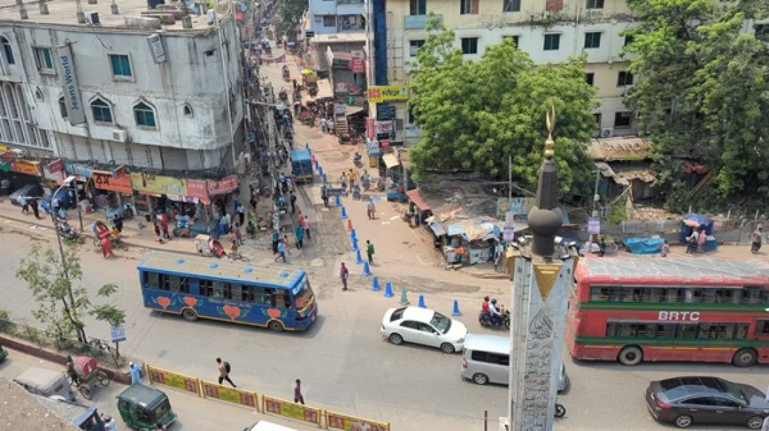 বদলে যাচ্ছে মোহাম্মদপুর বাসস্ট্যান্ডের চিত্র