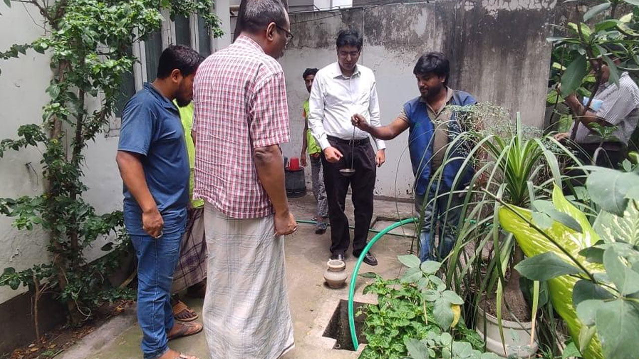 এডিসের লার্ভা পাওয়ায় ১ লাখ ২০ হাজার টাকা জরিমানা