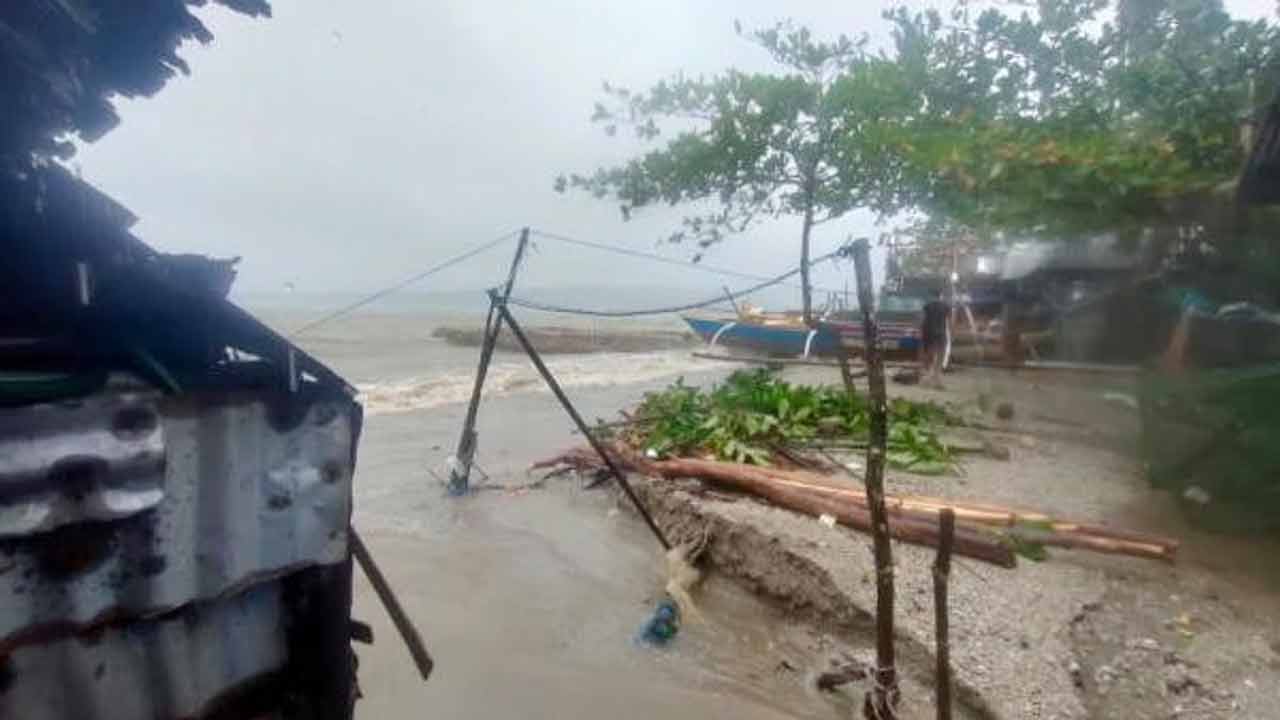 ফিলিপাইনে মৌসুমি ঝড় ইউইনিয়ারের আঘাত, নিহত ৭