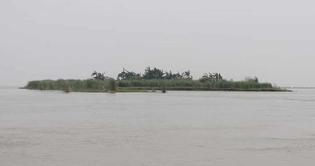 সিরাজগঞ্জে হু হু করে বাড়ছে যমুনার পানি, নিম্নাঞ্চলে বন্যার আশঙ্কা