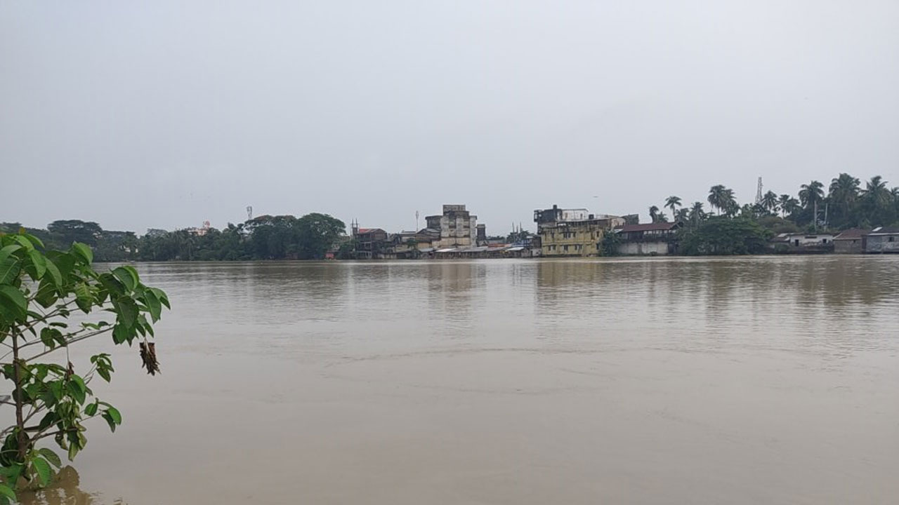 সিলেটে কমছে নদ-নদীর পানি, বন্যা পরিস্থিতির উন্নতি