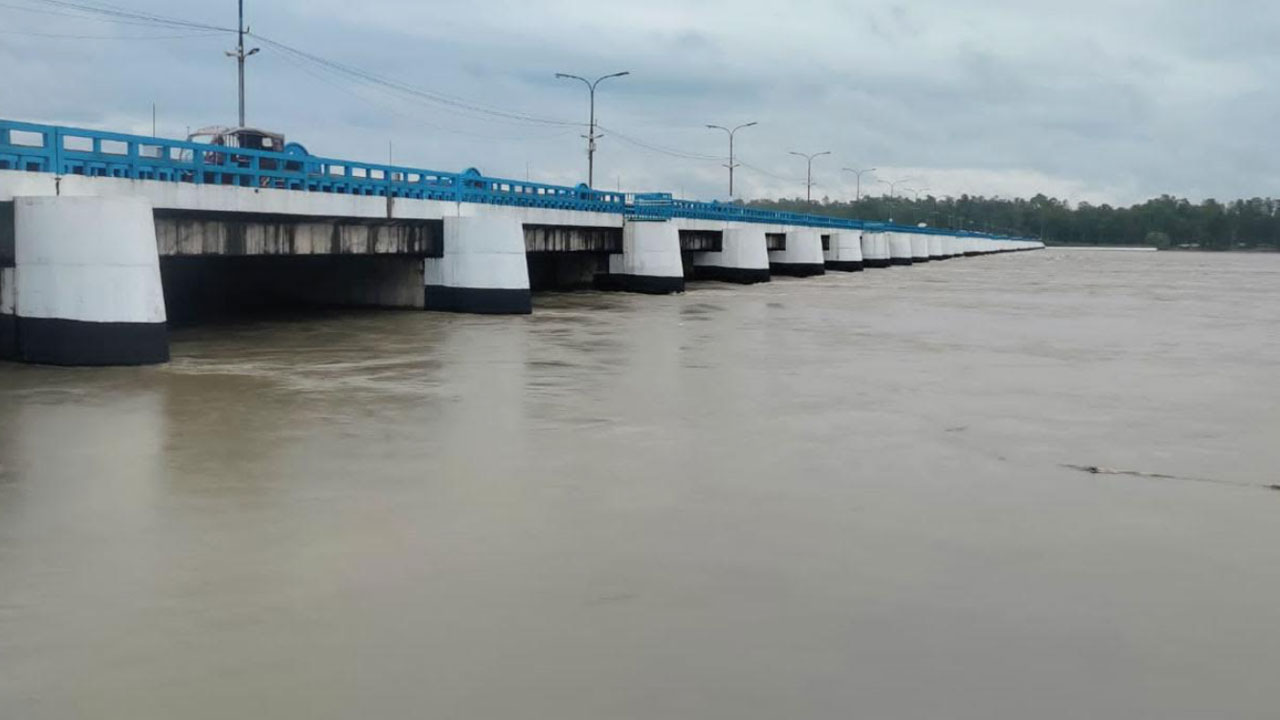 তিস্তার পানি বিপৎসীমার ওপরে, নিম্নাঞ্চল প্লাবিত