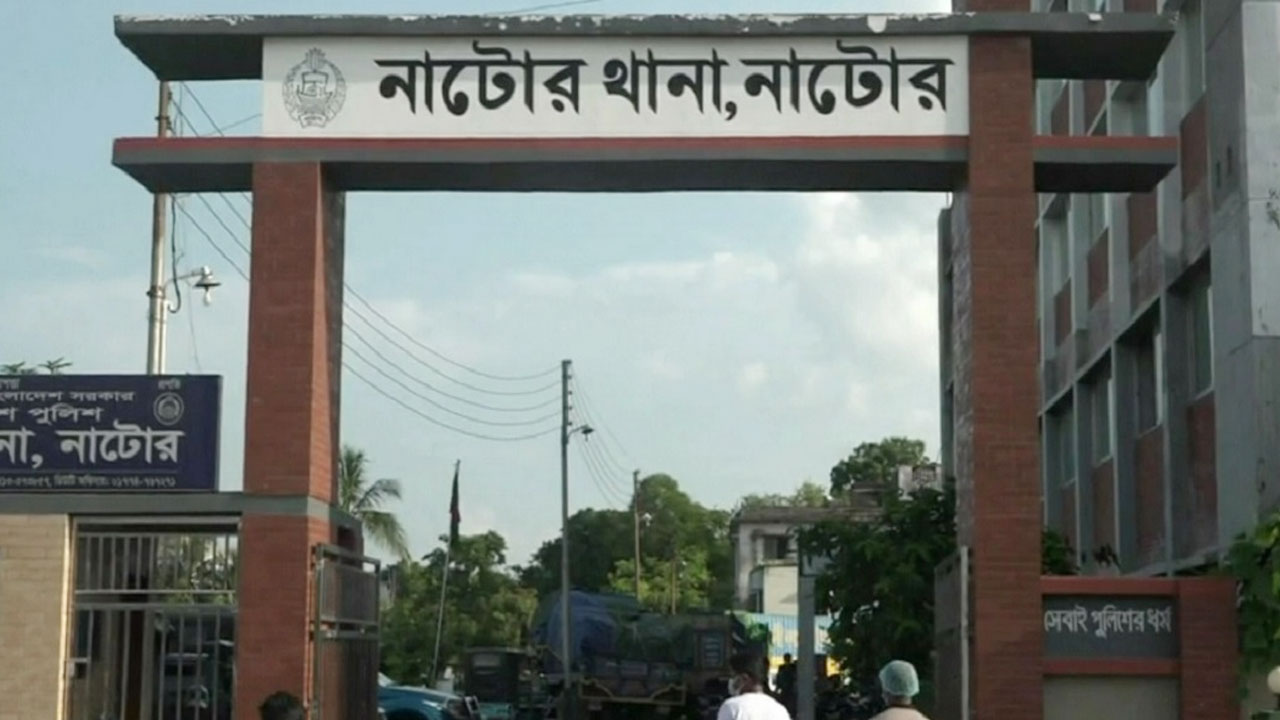 নাটোরে ট্রাক থামিয়ে কোরবানির গরু ডাকাতি