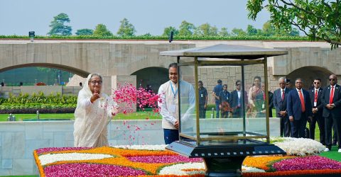 মহাত্মা গান্ধীর প্রতি শ্রদ্ধা প্রধানমন্ত্রীর