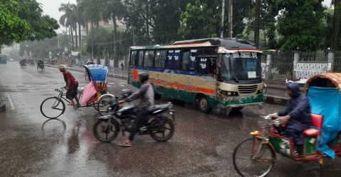 আষাঢ়ের বৃষ্টিতে ভোগান্তি