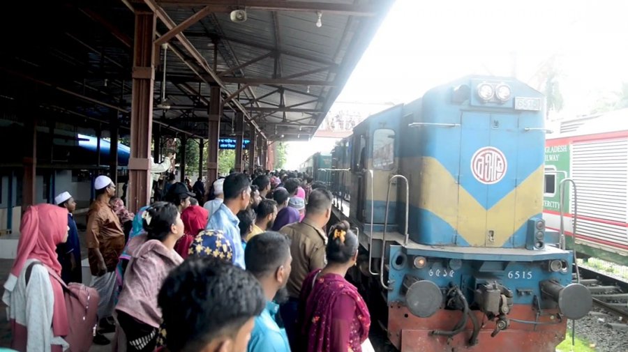 ১১ দিন পর খুলনা-বেনাপোল-মোংলা কমিউটার ট্রেন চালু