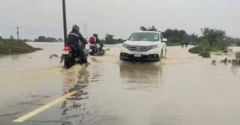 তিন দিনেও মেলেনি কোনো ত্রাণ সহায়তা