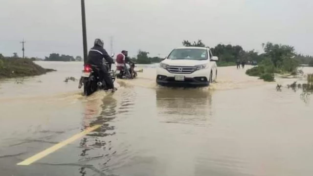 তিন দিনেও মেলেনি কোনো ত্রাণ সহায়তা