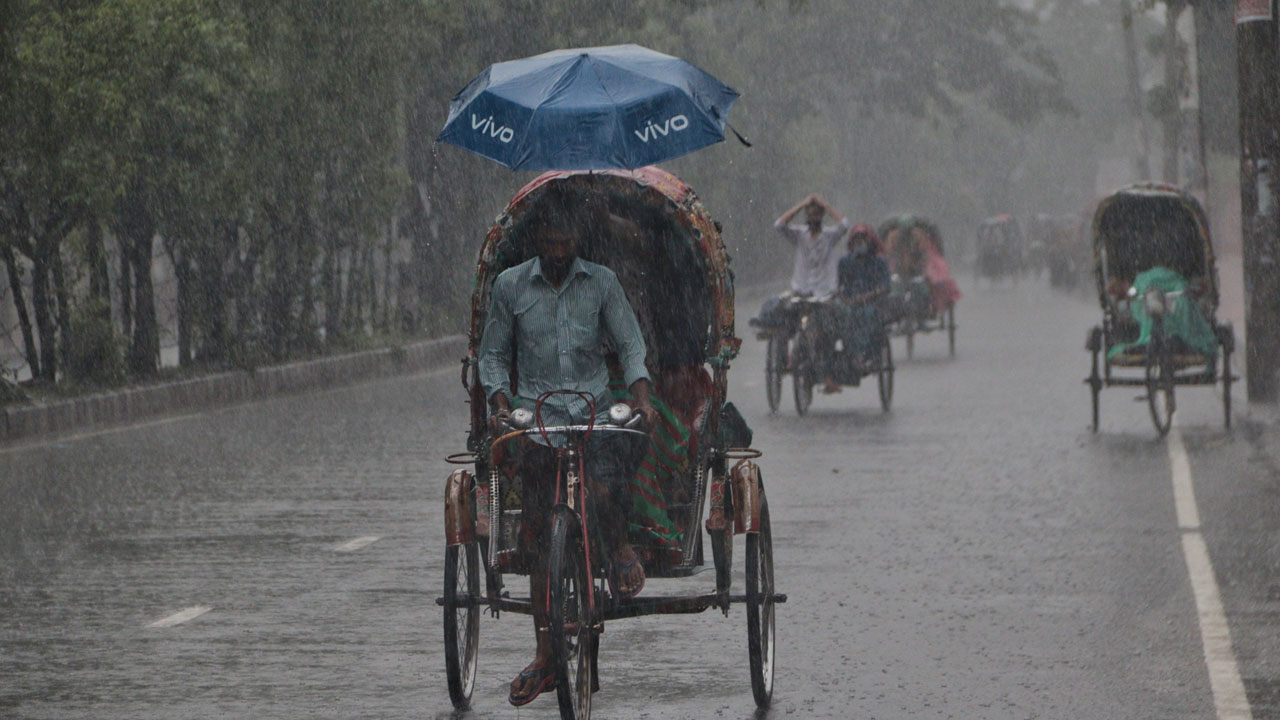 বৃষ্টি কমার আভাস, বাড়তে পারে তাপমাত্রা