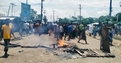 দুই শিক্ষার্থীকে অপহরণ, রোহিঙ্গা ক্যাম্পে গোলাগুলি ও সড়ক অবরোধ