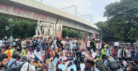 সব মন্ত্রণালয়ের সচিব ও কমিশন প্রধানদের অপসারণ দাবি