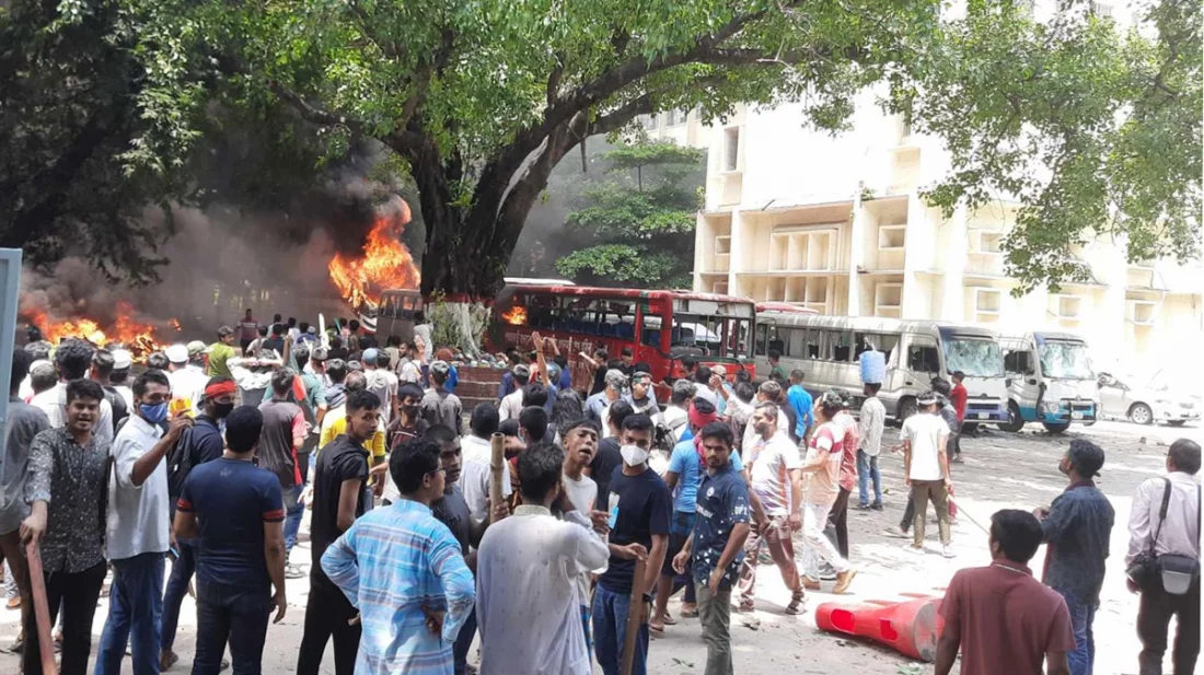 রাজধানীর পরিবাগে ওয়ার্ড কাউন্সিলরের কার্যালয়ে আগুন