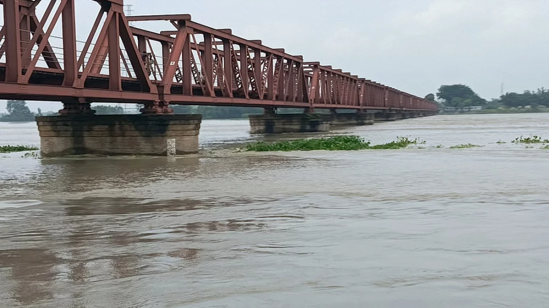 তিস্তায় ভাঙনের আশঙ্কা, দুশ্চিন্তায় নদীপাড়ের মানুষ