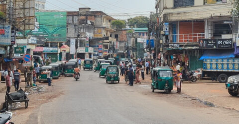 চেনা ছন্দে ফিরতে শুরু করেছে রাঙামাটি