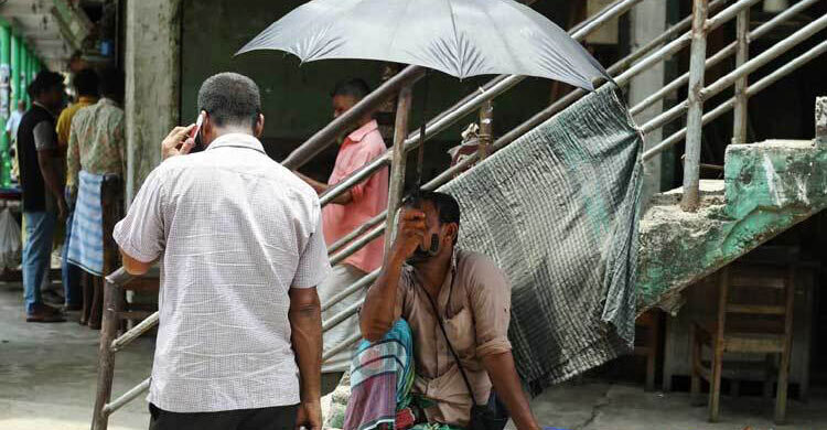 বৃষ্টি হলেও থাকতে পারে ভ্যাপসা গরম