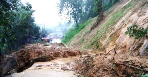 ৪ বিভাগে অতি ভারী বৃষ্টিসহ ভূমিধসের আশঙ্কা