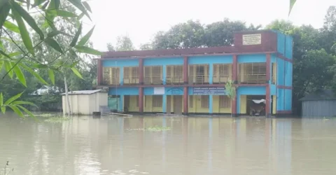 বিপৎসীমার ওপরে তিস্তার পানি, আতঙ্কে নদী পাড়ের মানুষ