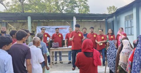 ফেনীতে বন্যায় ক্ষতিগ্রস্ত ১৪৫ পরিবারকে অর্থ সহায়তা